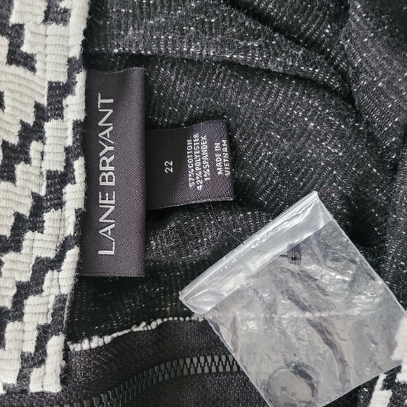 Lane Bryant Plus Size 22 Black/White Zig Zag Textured Zip Back Pencil Skirt - Picture 6 of 7